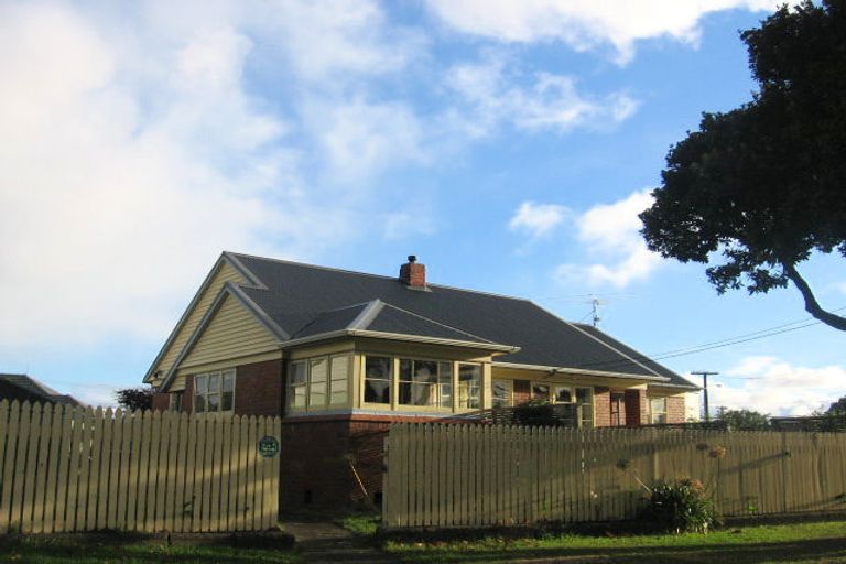 Photo of property in 75 Riverside Drive, Waiwhetu, Lower Hutt, 5010