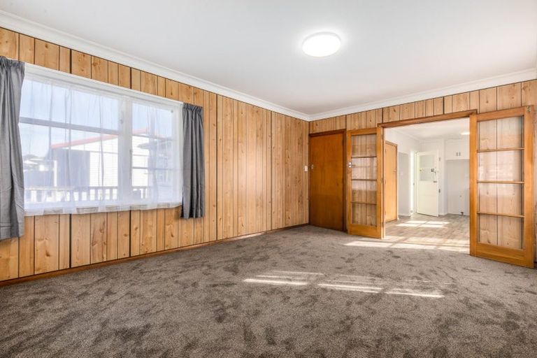 Photo of property in 11 Bartholomew Road, Levin, 5510