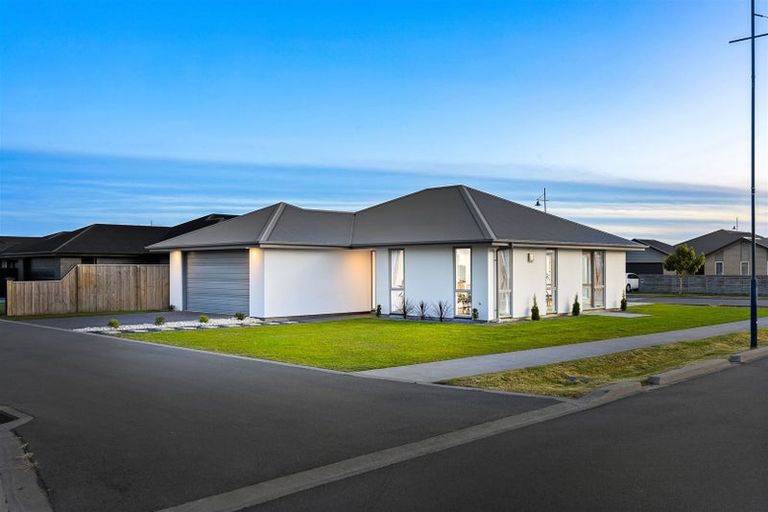 Photo of property in 2 Hapua Lane, Pegasus, 7612