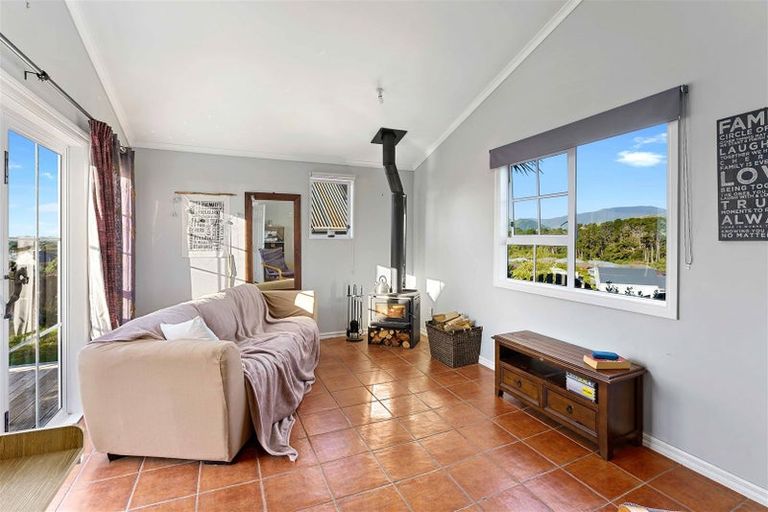 Photo of property in 151 Weggery Drive, Waikanae Beach, Waikanae, 5036