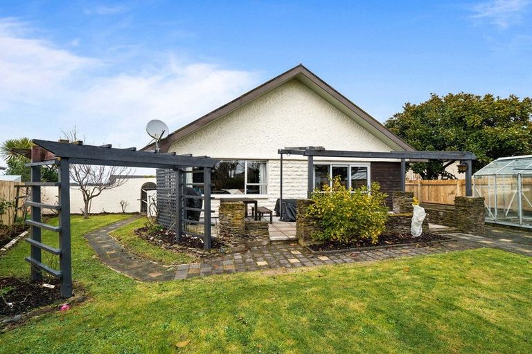Photo of property in 15 Estuary Crescent, Fairfield, Dunedin, 9018