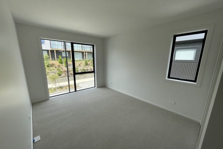 Photo of property in 42 Koreke Close, Kenepuru, Porirua, 5022