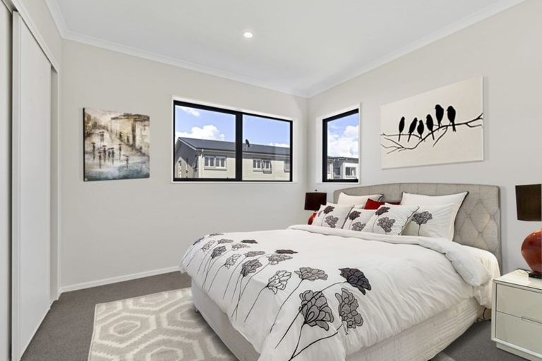 Photo of property in 49 William Wallbank Crescent, Swanson, Auckland, 0614