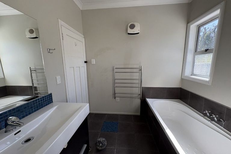 Photo of property in 81 Meeanee Road, Taradale, Napier, 4112