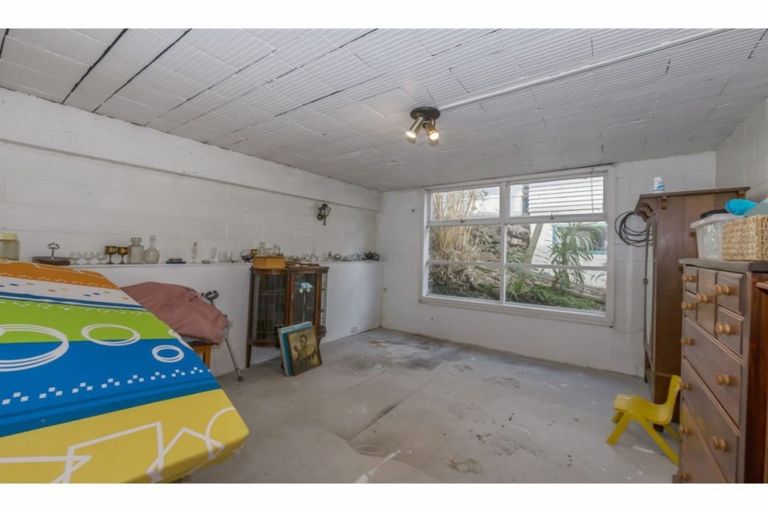 Photo of property in 181 Glenfield Road, Hillcrest, Auckland, 0627