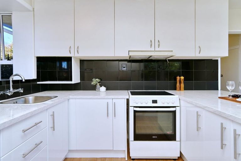 Photo of property in 2/14 Four Elms Place, Parklands, Christchurch, 8083