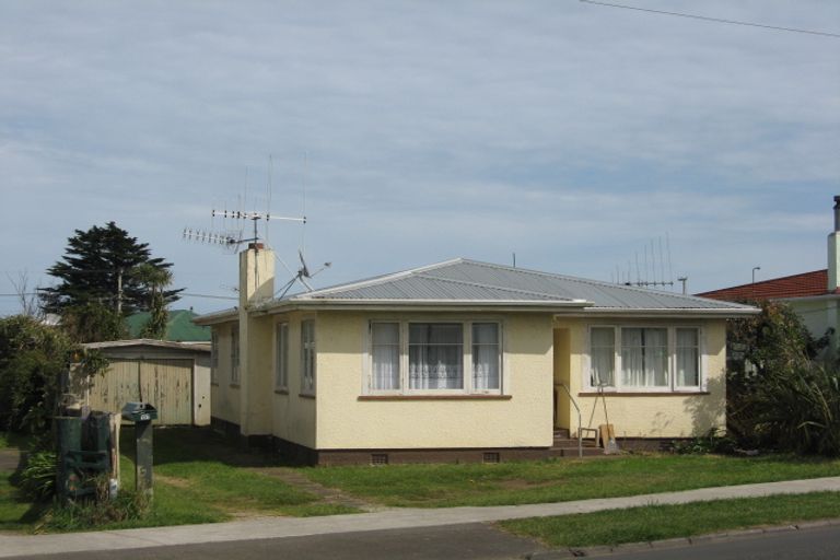 Photo of property in 137 Cornfoot Street, Castlecliff, Whanganui, 4501