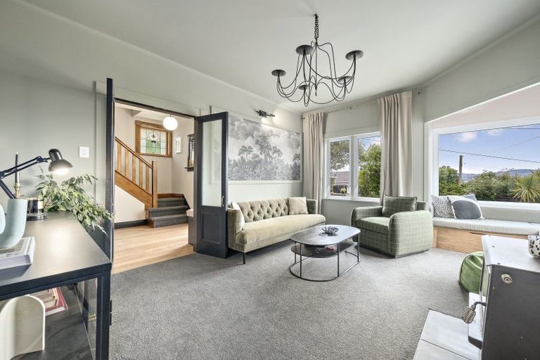 Photo of property in 5 Manuka Terrace, Eastbourne, Lower Hutt, 5013