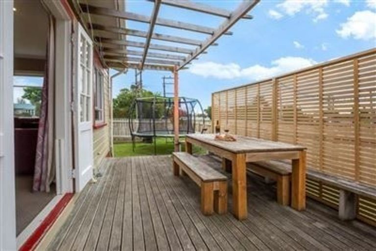 Photo of property in 46 Kirk Street, Otaki, 5512