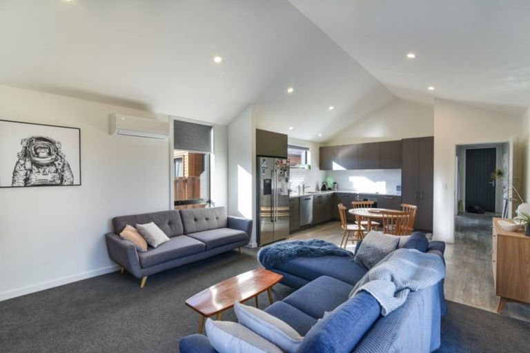 Photo of property in 60 Red Cottage Drive, Lake Hayes, Queenstown, 9304