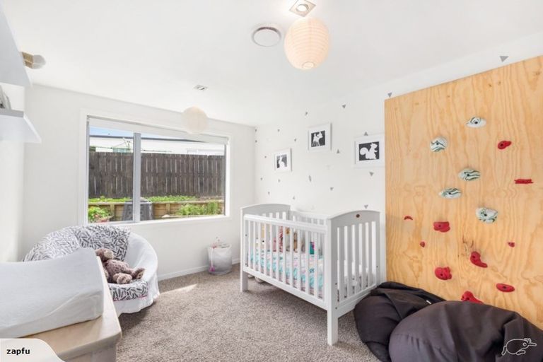 Photo of property in 13 Magnolia Place, Frankton, Queenstown, 9300