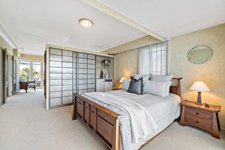 Photo of property in 30 Fairfax Avenue, Northcote, Auckland, 0627