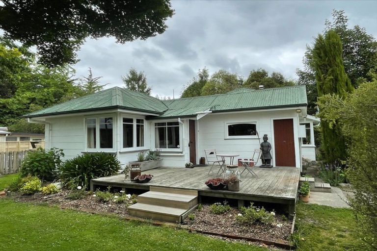 Photo of property in 53 Mckenzie Street, Geraldine, 7930