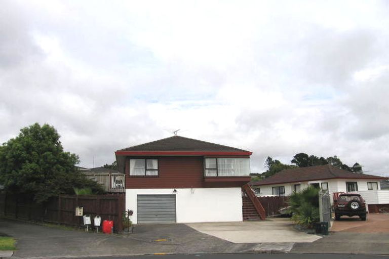 Photo of property in 13 Sevilla Place, Unsworth Heights, Auckland, 0632