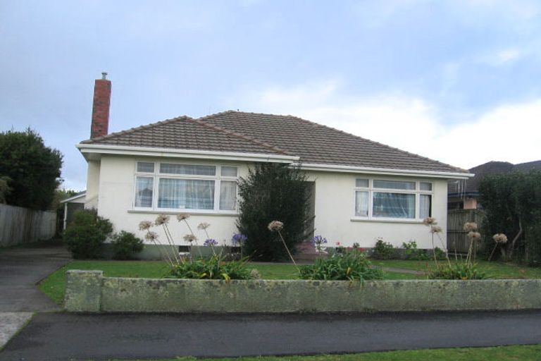 Photo of property in 11 Rangitira Avenue, Palmerston North, 4414