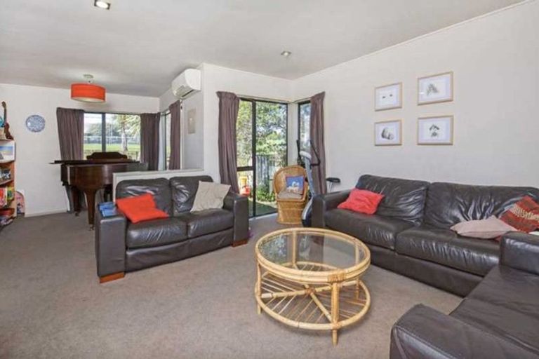 Photo of property in 30 Meadowland Drive, Somerville, Auckland, 2014