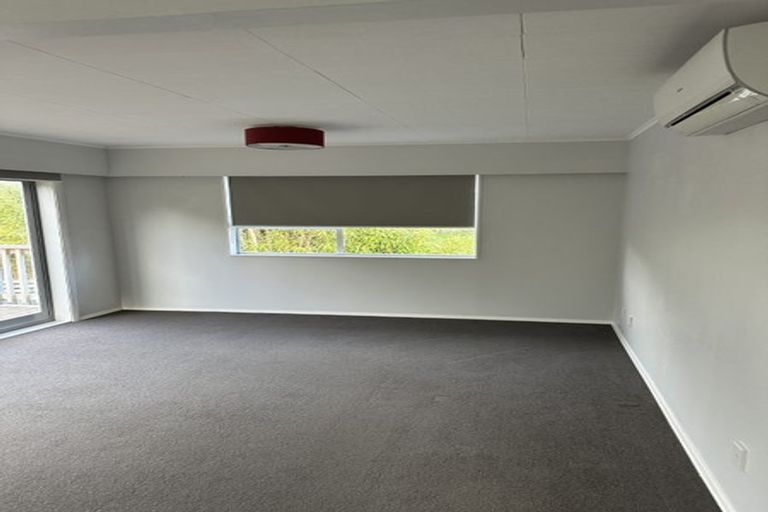 Photo of property in 24 Dowse Drive, Maungaraki, Lower Hutt, 5010