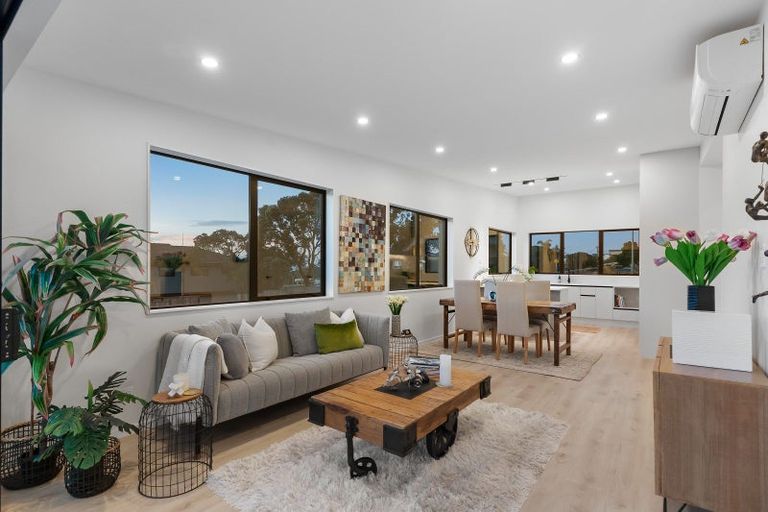 Photo of property in 937f Whangaparaoa Road, Manly, Whangaparaoa, 0930