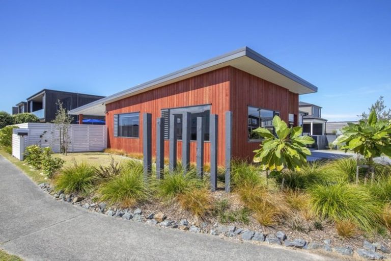 Photo of property in 2 Taiawa Place, Omaha, 0986