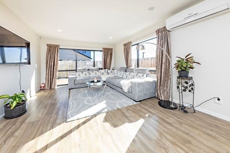 Photo of property in 45 Matata Drive, Takanini, 2112