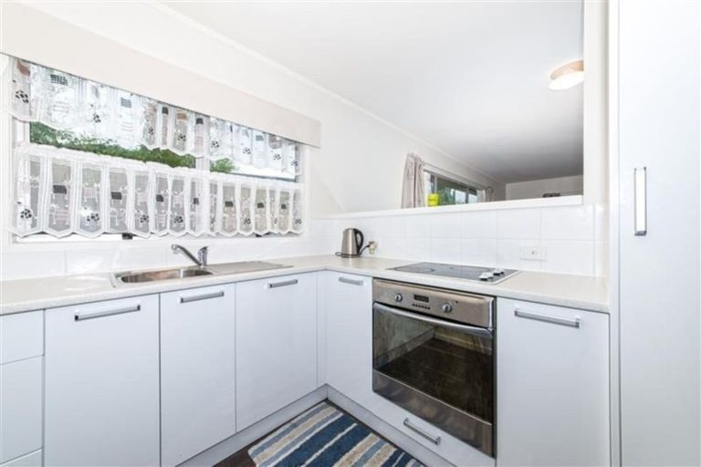 Photo of property in 1/3 Dorendia Place, Clendon Park, Auckland, 2103