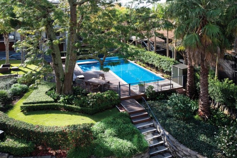 Photo of property in 1/177 Hurstmere Road, Takapuna, Auckland, 0622