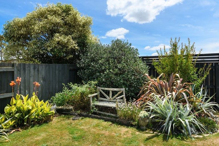 Photo of property in 17 Brookside Close, Highbury, Palmerston North, 4412