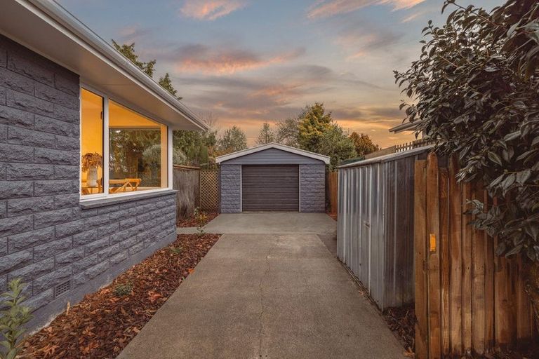 Photo of property in 19 Eglinton Street, Avondale, Christchurch, 8061