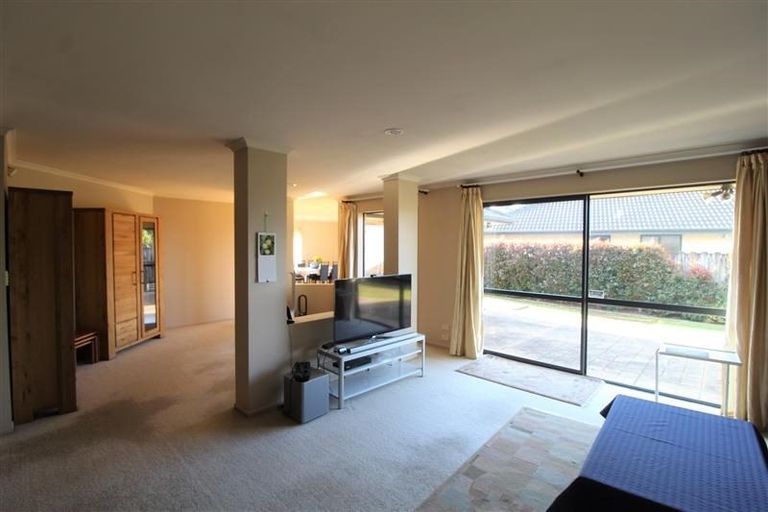 Photo of property in 37 Belcoo Crescent, East Tamaki, Auckland, 2013