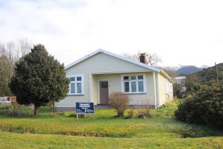 Photo of property in 15 Denston Street, Blackball, 7804