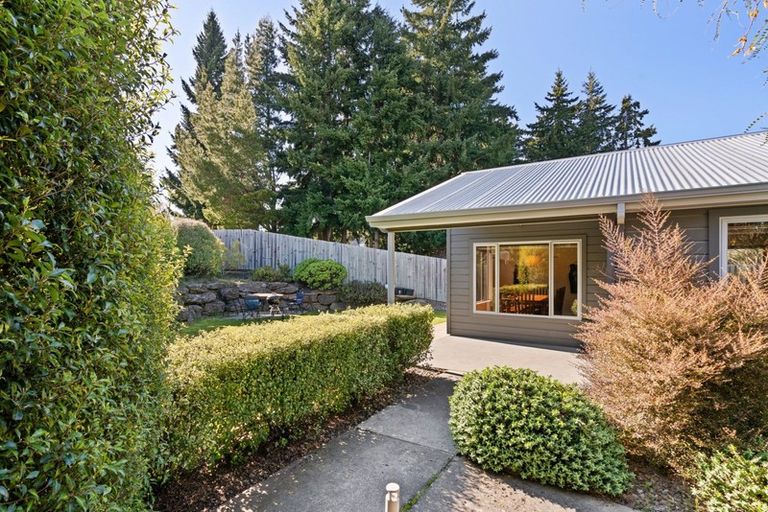 Photo of property in 17 Trevathan Lane, Wanaka, 9305