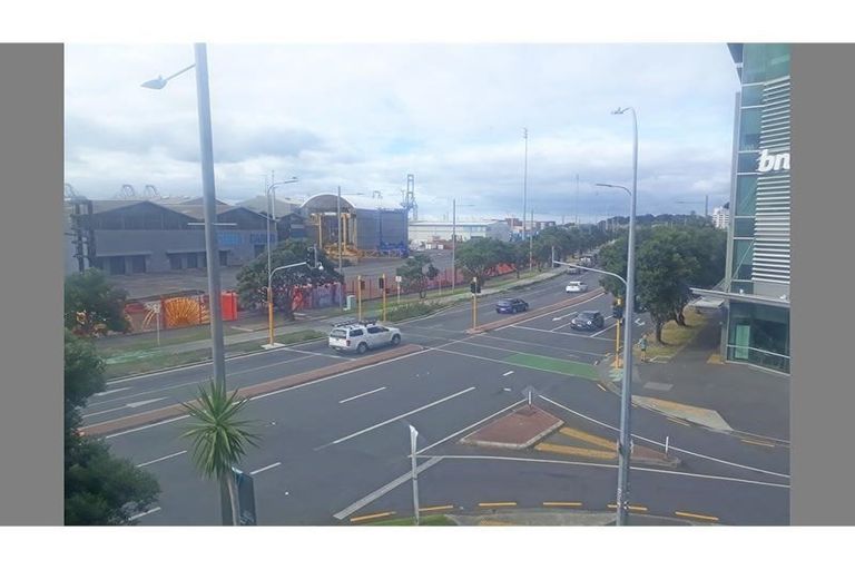 Photo of property in The Docks Apartments, 239/8 Dockside Lane, Auckland Central, Auckland, 1010