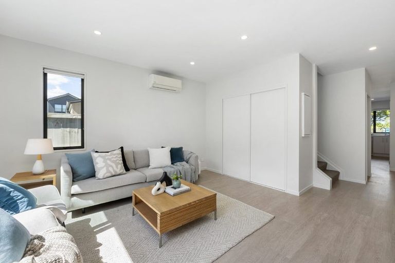 Photo of property in 8 Paraone Crescent, Takanini, 2112