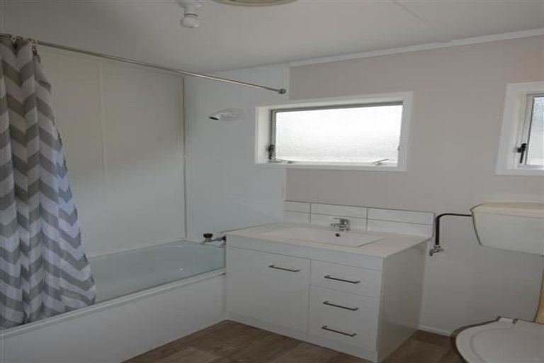 Photo of property in 1/10 Gloaming Place, Conifer Grove, Takanini, 2112