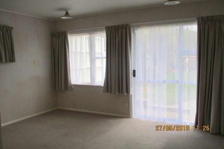 Photo of property in 16 Saint Edmund Crescent, Tawa, Wellington, 5028