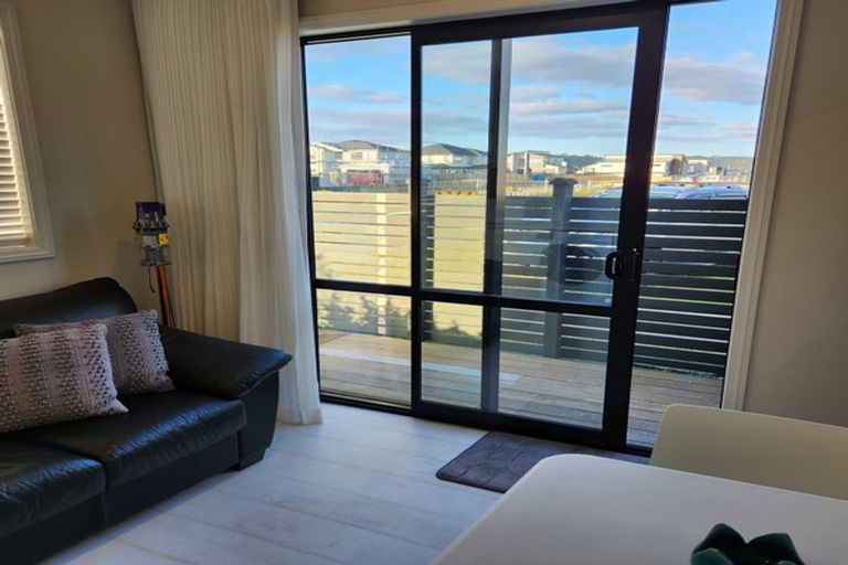 Photo of property in 13 Turret Lane, Hobsonville, Auckland, 0616