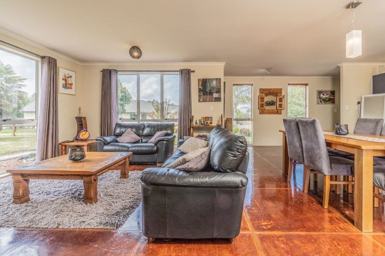 Photo of property in 17 Jenny Lane, Waiuku, 2123