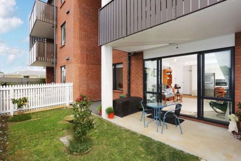 Photo of property in 4/104 Edinburgh Street, Pukekohe, 2120