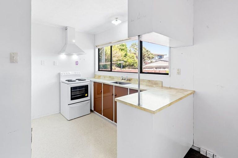 Photo of property in 1/25 Invercargill Drive, Kelson, Lower Hutt, 5010