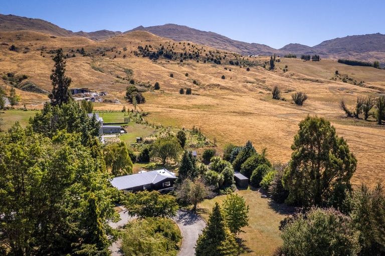 Photo of property in 38 Station Rise, Dalefield, Queenstown, 9371