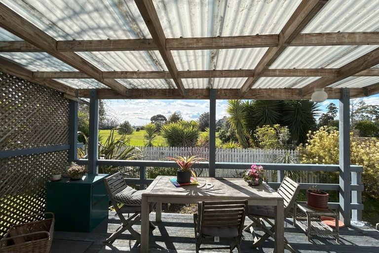 Photo of property in 2/141 Carnoustie Drive, Wattle Downs, Auckland, 2103