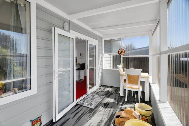 Photo of property in 30 Kahikatea Street, Inglewood, 4330