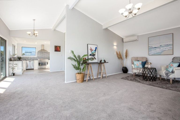 Photo of property in 16 Manly Street, Paraparaumu Beach, Paraparaumu, 5032