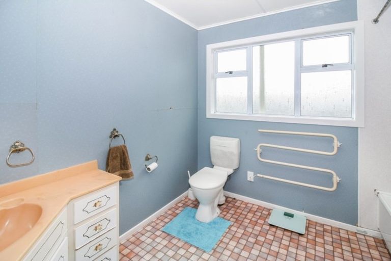 Photo of property in 22 Penrith Street, Westown, New Plymouth, 4310