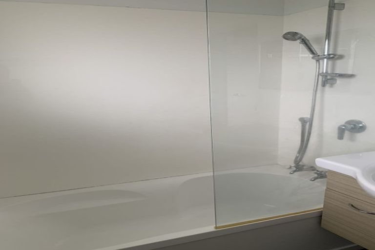 Photo of property in 2/6 Olena Avenue, Sunnyhills, Auckland, 2010