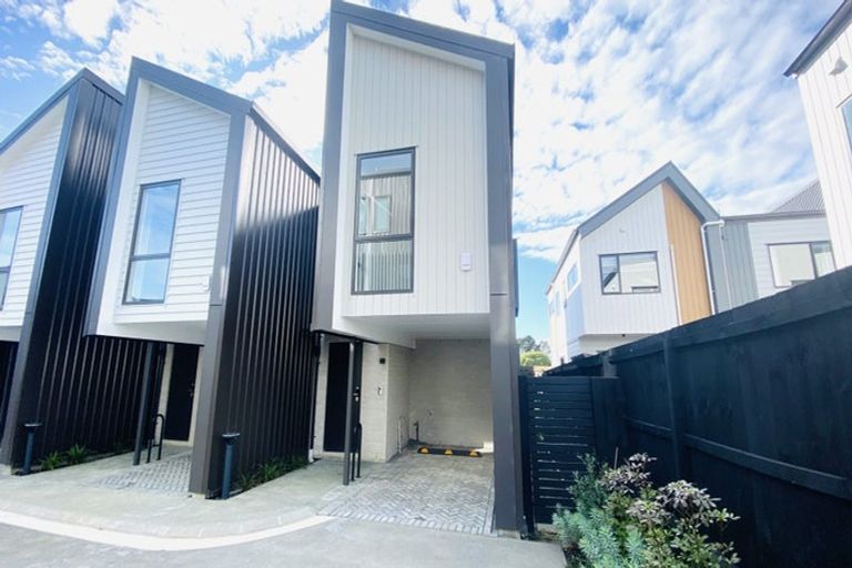 Photo of property in 1/32b Westgate Drive, Massey, Auckland, 0614