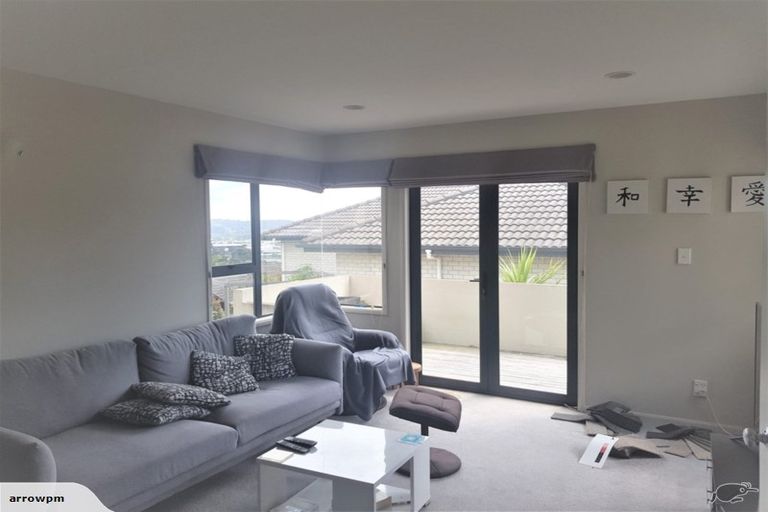 Photo of property in 31 Lorikeet Place, Unsworth Heights, Auckland, 0632
