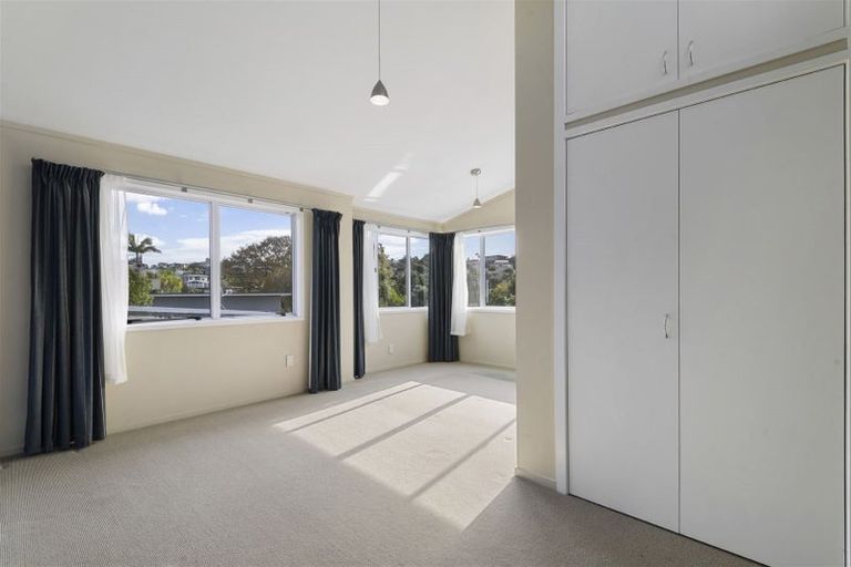 Photo of property in 33 Beulah Avenue, Rothesay Bay, Auckland, 0630