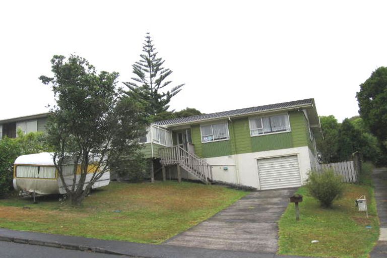Photo of property in 6 Lavery Place, Sunnynook, Auckland, 0632