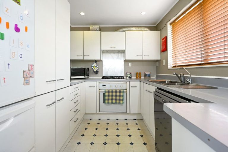 Photo of property in 16 Thode Place, Nawton, Hamilton, 3200